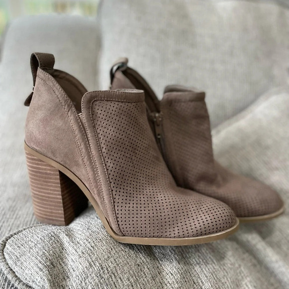 Madden Girl Evita Heeled Bootie - Taupe Brown - Size 8.5 - Picture 1 of 8